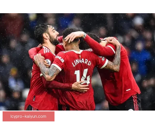 英超情侣球员备受关注，情感与竞技状态交织展开新篇章